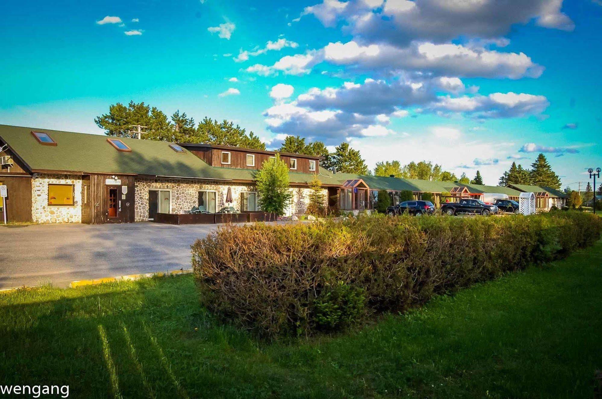 Auberge Godard Nominingue Bagian luar foto